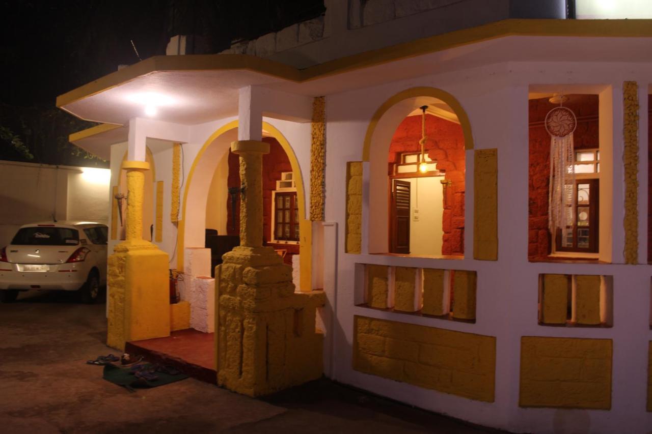 Aerostel - Backpacker'S Hostel In Goa Калангут Экстерьер фото