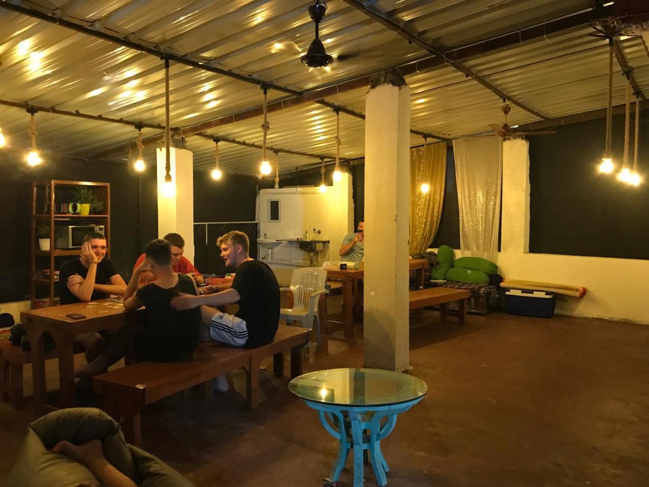 Aerostel - Backpacker'S Hostel In Goa Калангут Экстерьер фото